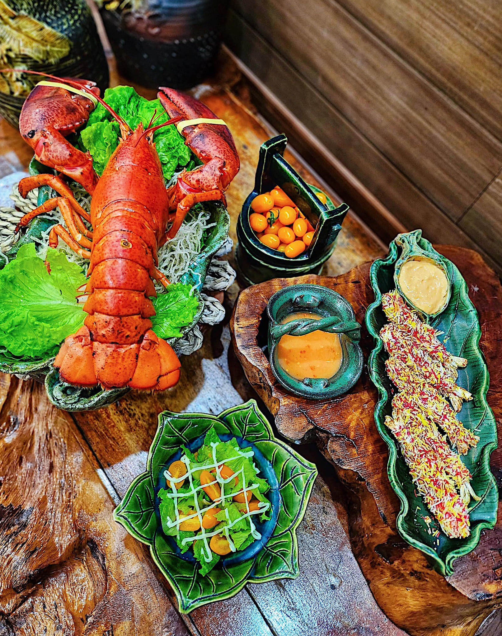 Tôm hùm - Tôm chiên xù - Salad 