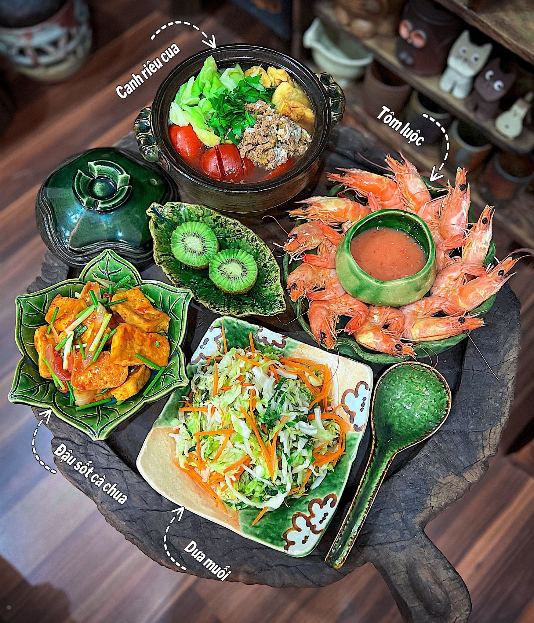 Tôm luộc - Canh riêu cua - Đậu sốt cà chua - Dưa muối