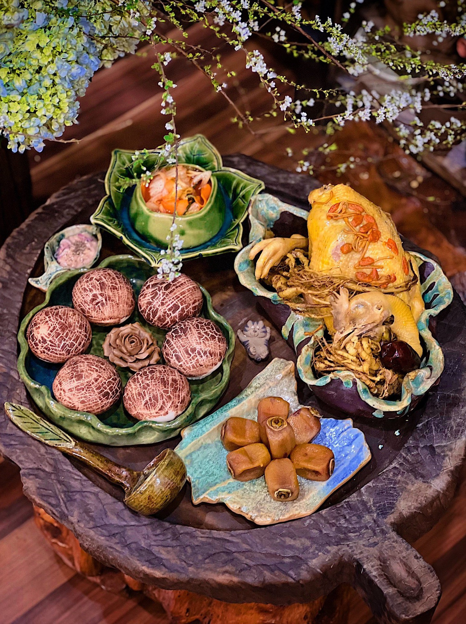 Gà hầm sâm - Bánh bao - Kim chi - Hồng dẻo 