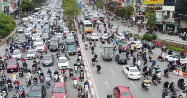 Hà Nội chính thức cấm xe máy xăng vào 9 phường ...