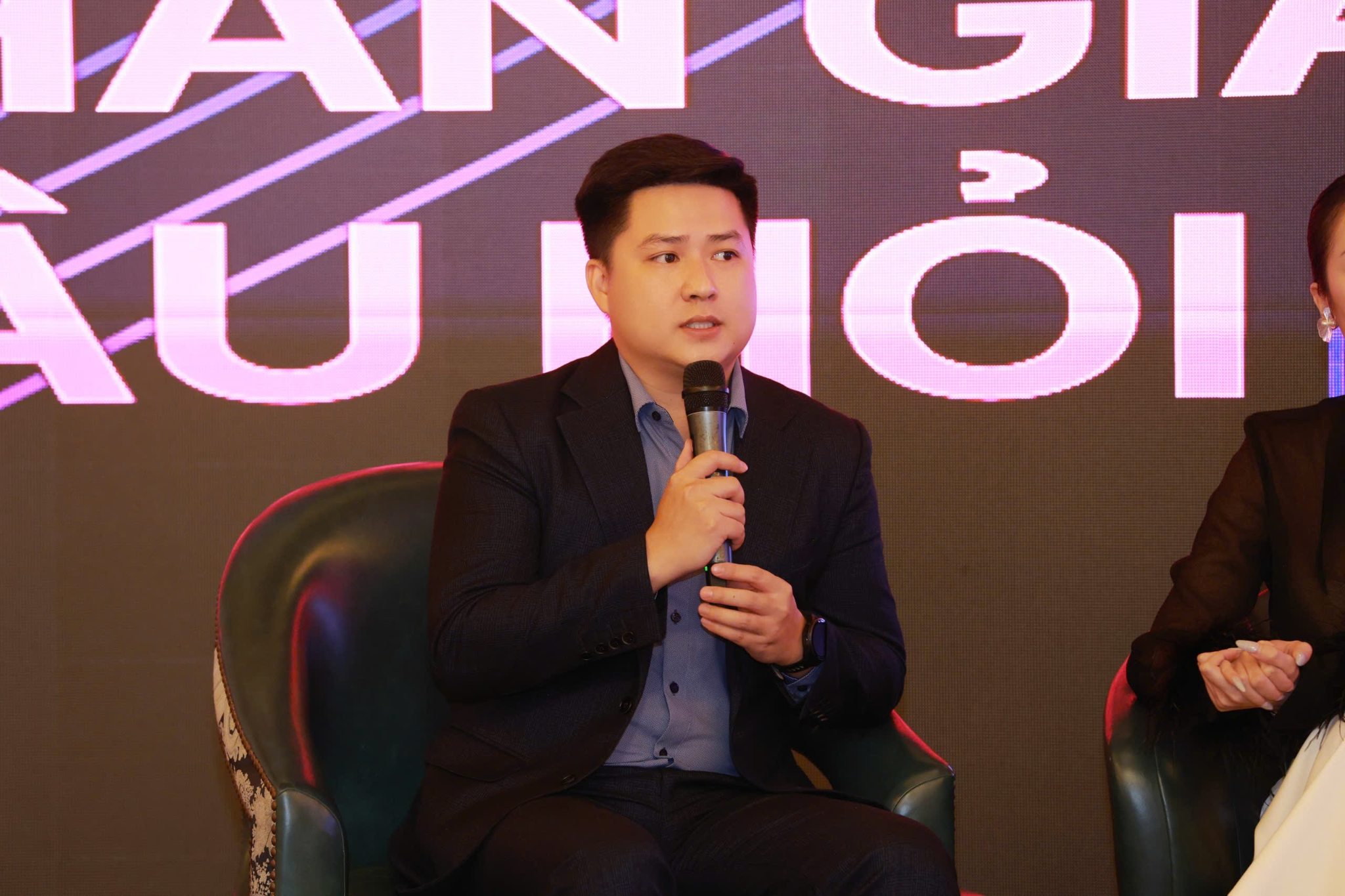 Ngành quảng cáo Việt đang dần tái định nghĩa thành công: không phải ai xuất hiện nhiều hơn, mà là ai ở lại lâu hơn trong tâm trí người tiêu dùng.