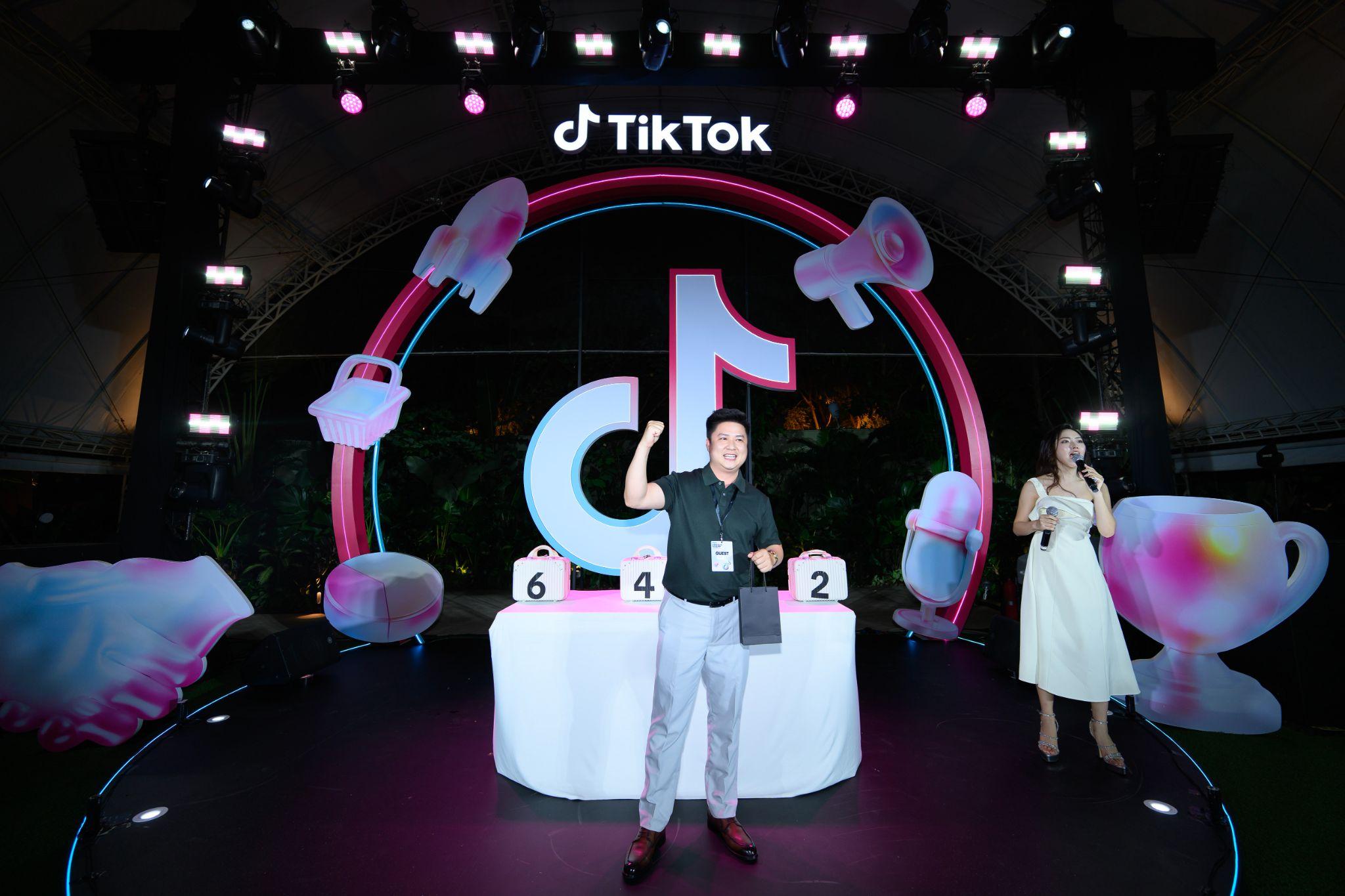 Ông Tống Quang Chiểu - CEO Zeno Digital cho rằng: nỗi ám ảnh“viral bằng mọi giá” đã khiến nhiều thương hiệu quên mất mục tiêu của quảng cáo: kết nối cảm xúc và tạo giá trị cho người xem.