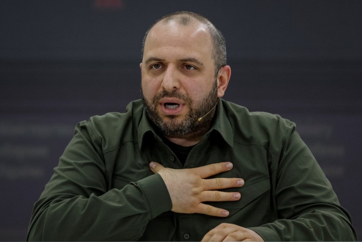 Bê bối tham nhũng rúng động Kiev: Quan chức an ninh cấp cao của Ukraine bị thẩm vấn - 1