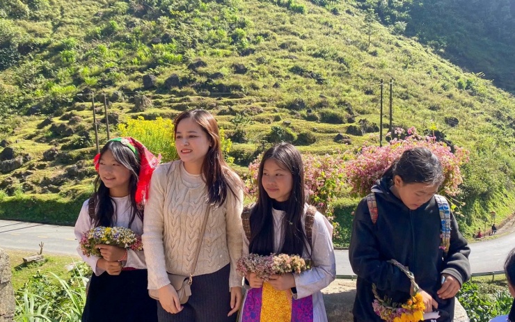 Gen Z rủ nhau lên núi săn mây, ngắm hoa tam giác mạch - 9