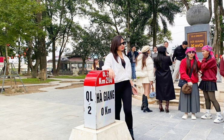 Gen Z rủ nhau lên núi săn mây, ngắm hoa tam giác mạch - 15