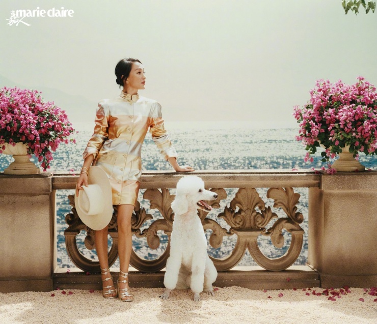 Người đẹp 51 tuổi chụp hình bìa tạp chí Marie Claire ấn bản Trung Quốc số tháng 12.