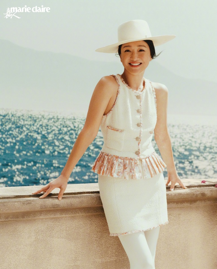 Bộ ảnh thể hiện cảm xúc, vẻ đẹp Châu Tấn qua sự thay đổi của ánh sáng trong một ngày.