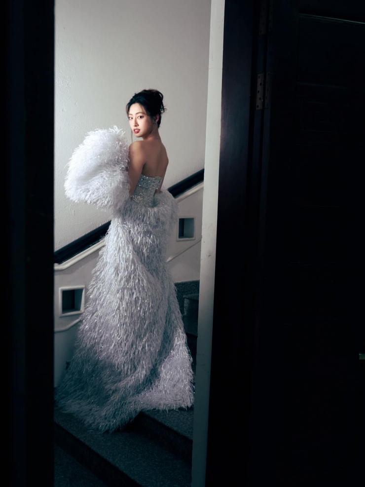 Miss World Vietnam 2019 từng bén duyên điện ảnh vào năm 2023 với tác phẩm mang tên “Chiếm Đoạt”, đóng cùng Miu Lê, Phương Anh Đào và Lãnh Thanh. Người đẹp hiện vẫn đang tập trung cho con đường học vấn song song với các hoạt động giải trí, dự án cộng đồng.