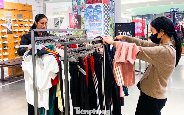 Black Friday giảm giá 'sốc' 90% vẫn ế chỏng ế chơ - 5