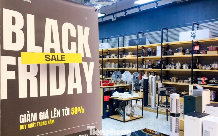 Black Friday giảm giá 'sốc' 90% vẫn ế chỏng ế chơ - 10