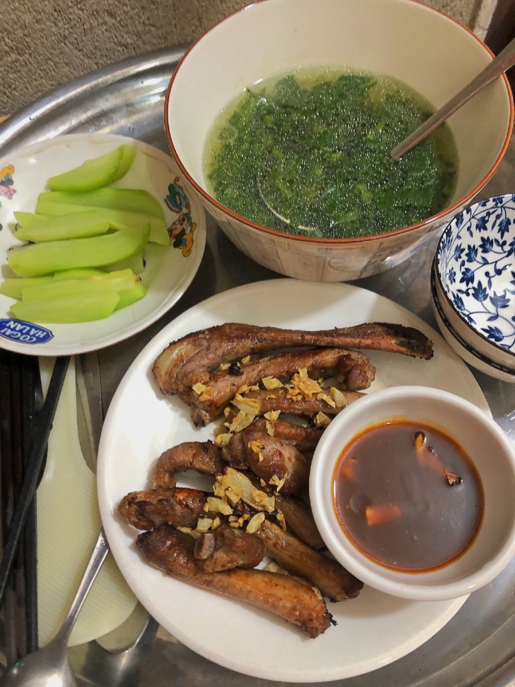 Mâm cơm hai người dưới 100.000 đồng của 9X Buôn Ma Thuột - 2