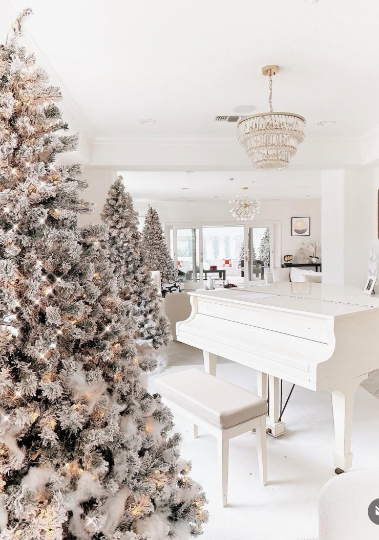 Qua một bức ảnh trang trí Noel, Phạm Hương để lộ cuộc sống ở Mỹ giữa nghi vấn rạn nứt với chồng đại gia - 2