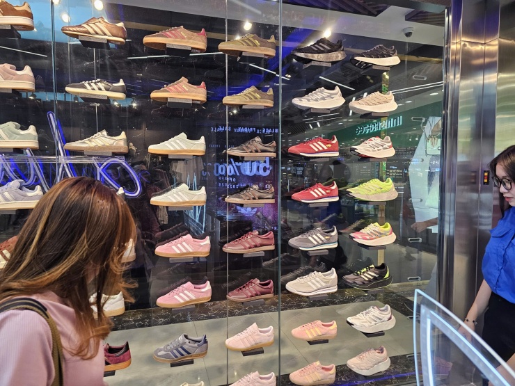 Nhiều người tiêu dùng "lắc đầu" với Black Friday - 4