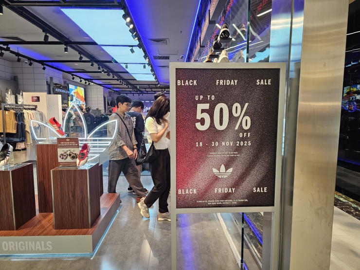 Nhiều người tiêu dùng "lắc đầu" với Black Friday - 5