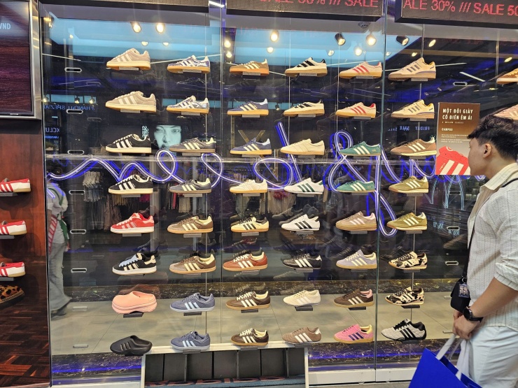 Thương hiệu giày chỉ áp dụng giảm giá 30-50% tùy sản phẩm