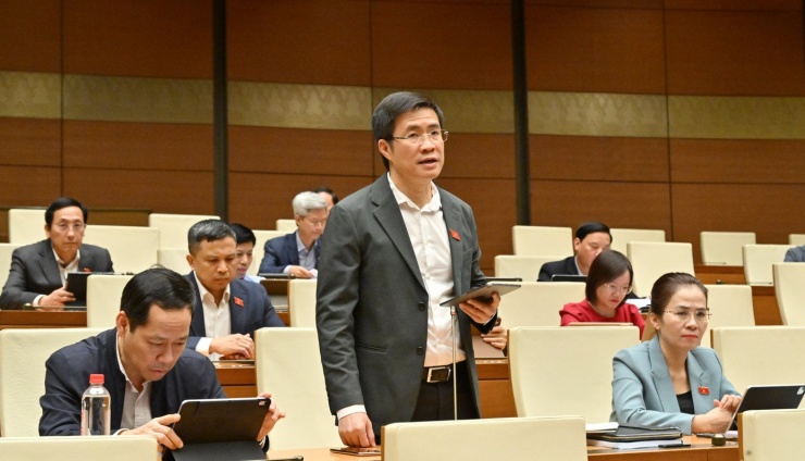 Đại biểu Hoàng Minh Hiếu. Ảnh: Như Ý