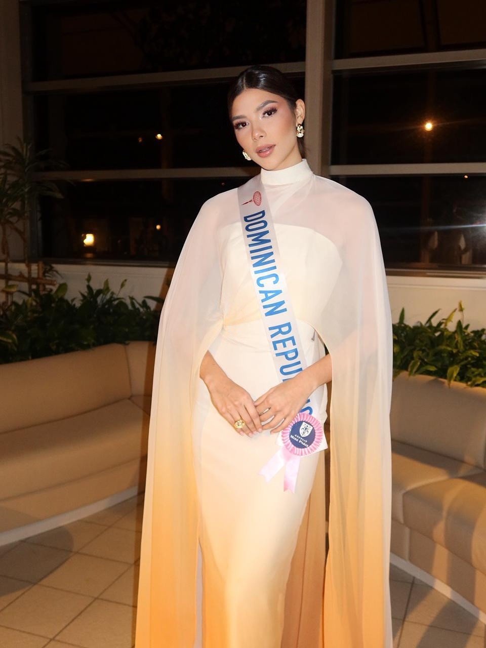 Đại diện Cộng hòa Dominica - Anita Maspons được đánh giá cao ở khu vực châu Mỹ. Người đẹp 22 tuổi, là người mẫu và nhà sáng tạo nội dung. Cô từng tham dự Hoa hậu Hoàn vũ Cộng hòa Dominica 2025 và dừng chân ở top 6. Anita Maspons có gương mặt yêu kiều cùng thần thái thanh lịch, sang trọng.