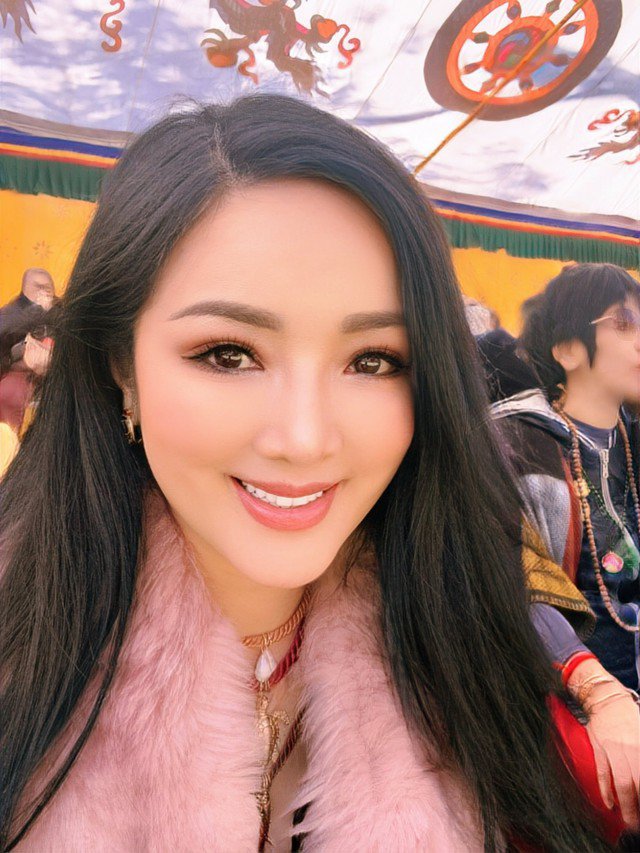 Hiện tại, Hoa hậu Giáng My dành nhiều thời gian cho du lịch và gặp gỡ bạn bè.