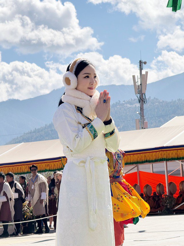 Nhờ chăm sóc sức khỏe lẫn nhan sắc nên Giáng My sau 33 năm đăng quang Hoa hậu Đền Hùng vẫn trẻ trung.