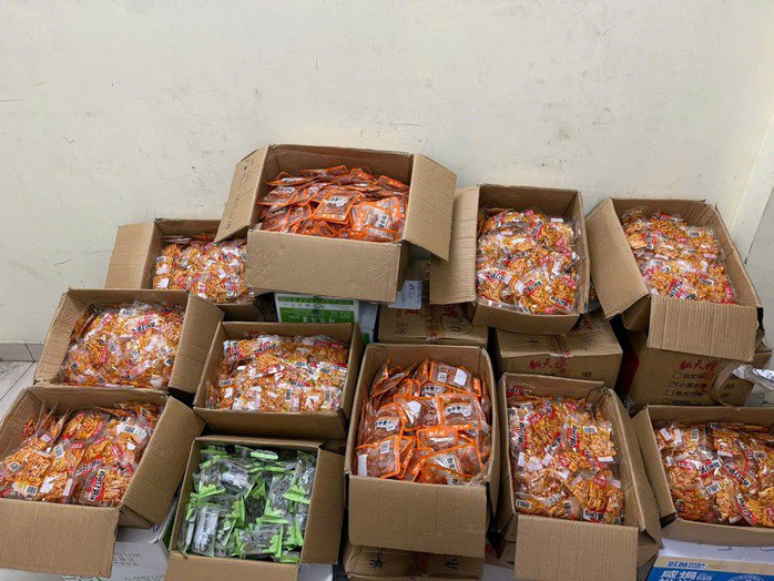 Nhiều loại thực phẩm không có nguồn gốc, xuất xứ, ngày sản xuất, hạn sử dụng...