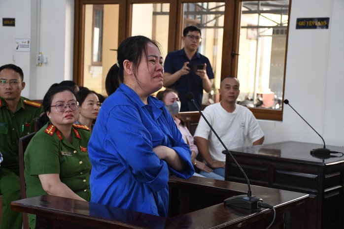 Bích khóc nức nở khi nói lời sau cùng tại tòa