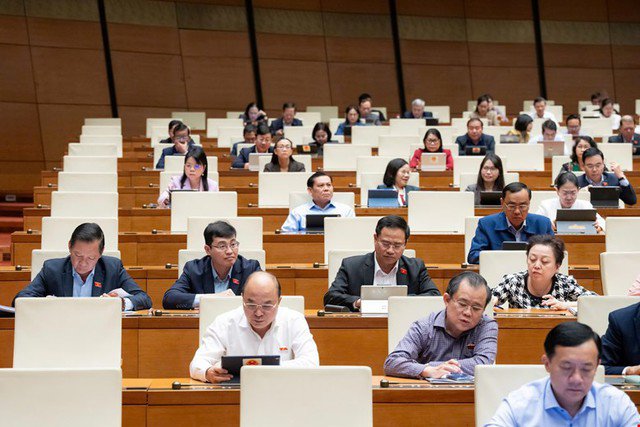 Toàn cảnh phiên thảo luận chiều 27/11.