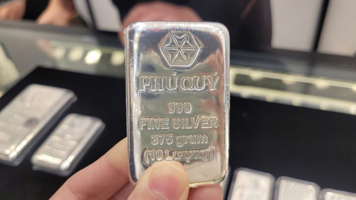 Giá bạc "nóng" trở lại, chuyên gia dự báo có thể chạm mốc 100 USD/ounce - 1