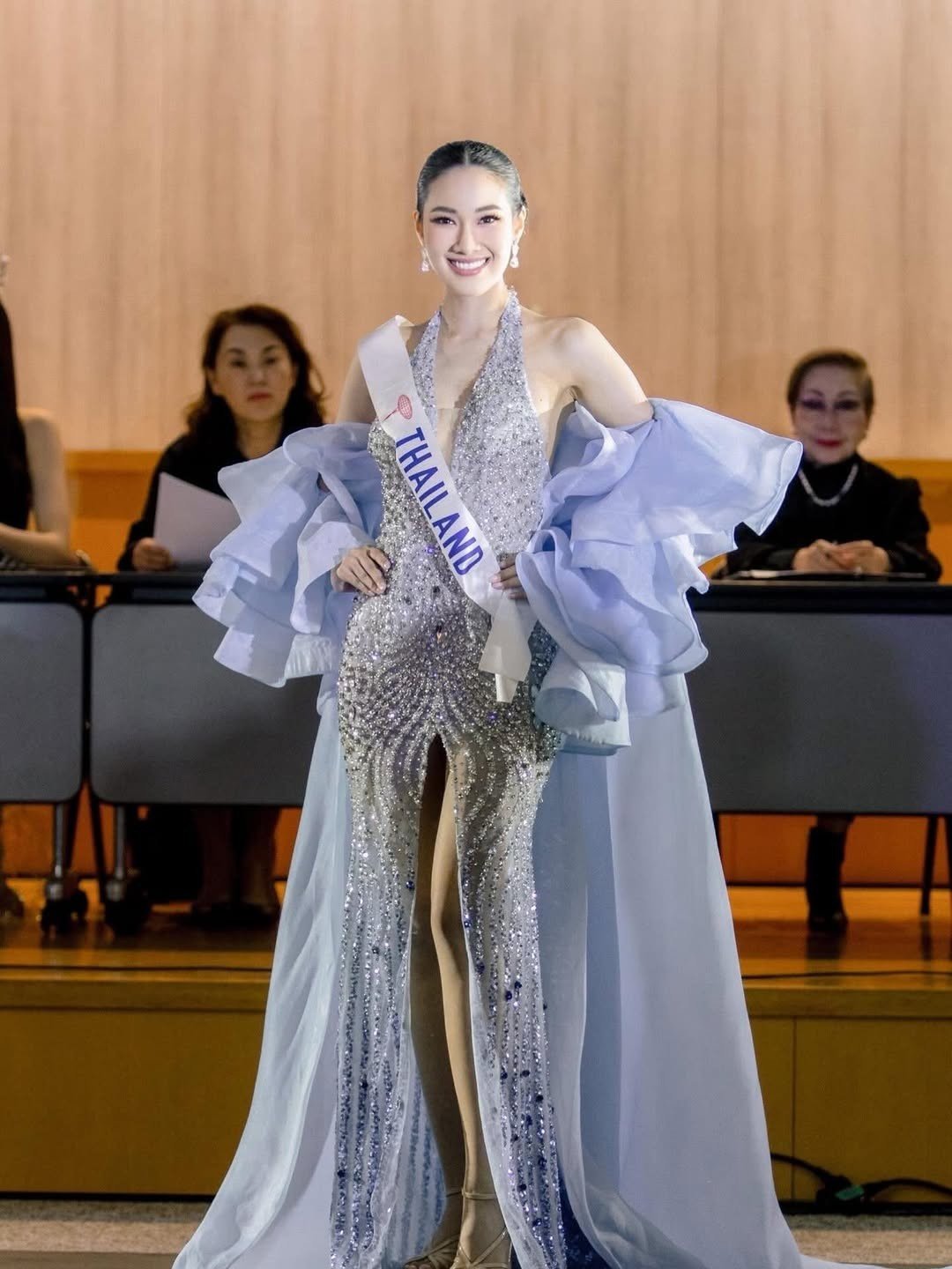 Hai người đẹp Thái Lan và Myanmar được đánh giá là những thí sinh có khả năng gây bất ngờ ở châu Á.