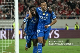 Bóng đá - Mbappe lập poker giúp Real thắng kịch tính, siêu sao trở lại kịp thời (Clip tin nóng)