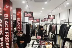 Black Friday giảm giá 'sốc' 90% vẫn ế chỏng ế chơ