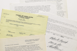 Hợp đồng sáng lập Apple được đấu giá