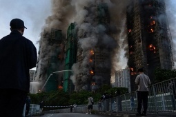 Sống sót trong thảm kịch cháy chung cư Hong Kong nhờ khăn ướt