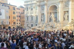 4 bí kíp giúp bạn tránh bị móc túi ở các điểm du lịch đông khách