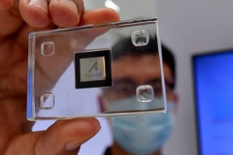 Công nghệ thông tin - Huawei tuyên bố "hô biến" chip thường thành siêu chip nhanh gấp 1.000 lần Nvidia