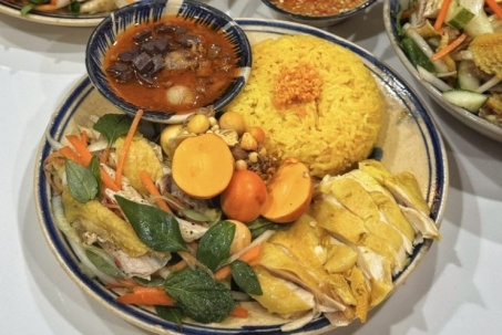 Cách làm cơm gà Hội An chuẩn vị, ai cũng gật gù khen ngon