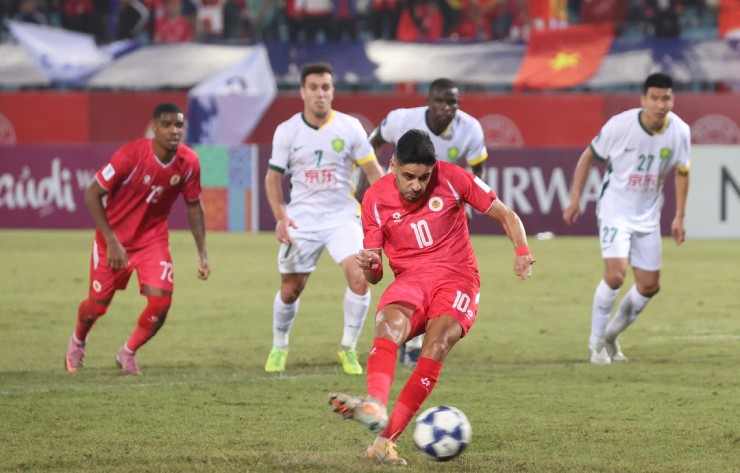 Ngoài Filip Nguyễn, Leo Artur cũng trải qua ngày thi đấu kém may mắn khi dứt điểm trúng cột dọc đầu trận và sút hỏng quả phạt đền ở phút 28