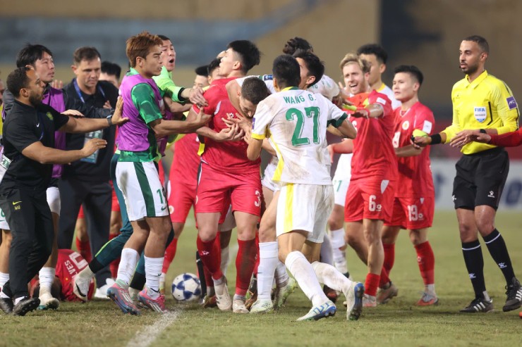 Bắc Kinh Quốc An phải chơi thiếu người vì thẻ đỏ của Cao Yongjing