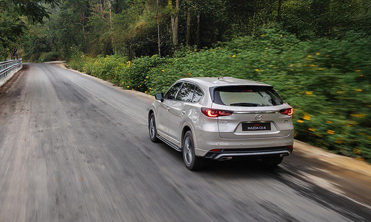 CX-8 đọ nội thất xa xỉ và giá thành với Outlander, dân mê xe khó cưỡng - 6