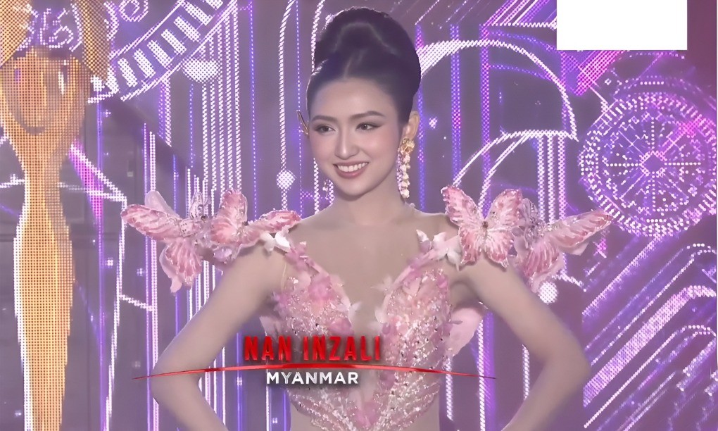 Người đẹp Myanmar diễn đầm dạ hội.