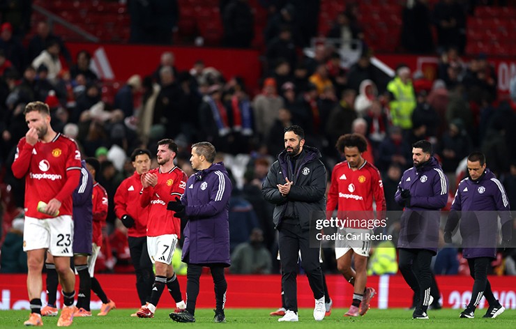Man Utd thất bại 0-1 trước Everton dù đối thủ chỉ còn 10 người