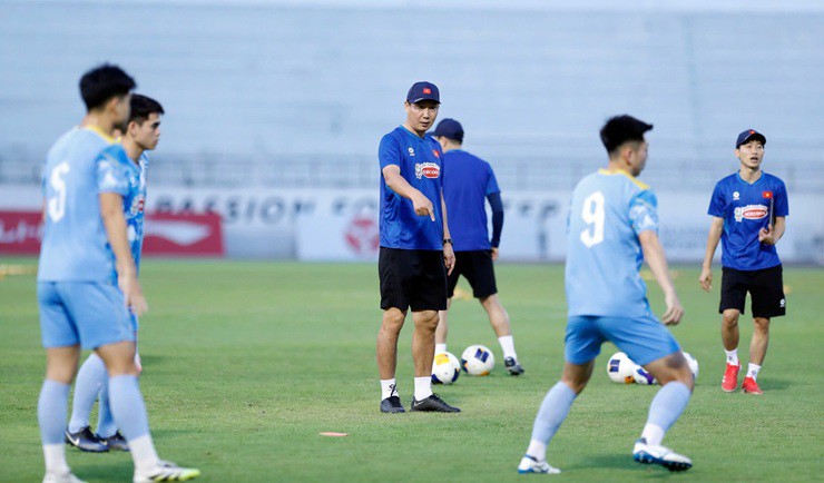 HLV Kim Sang Sik có nhiều việc phải làm cho mục tiêu "săn vàng" ở SEA Games 33