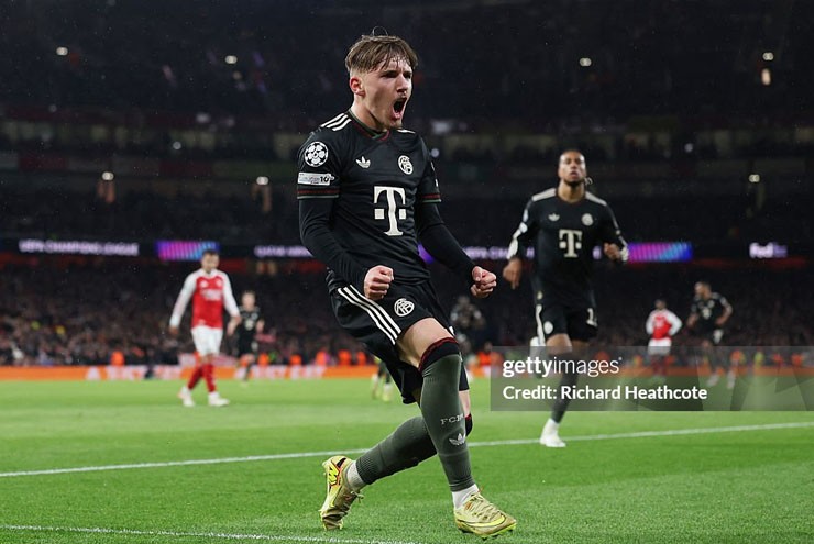 Khoảnh khắc bùng nổ hiếm hoi của Bayern Munich