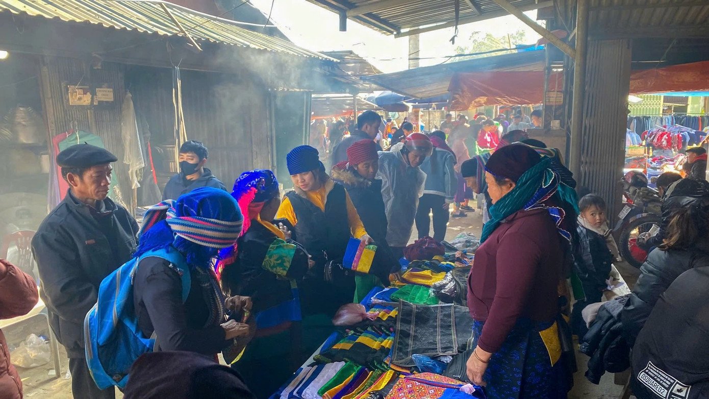 Gen Z rủ nhau lên núi săn mây, ngắm hoa tam giác mạch - 13