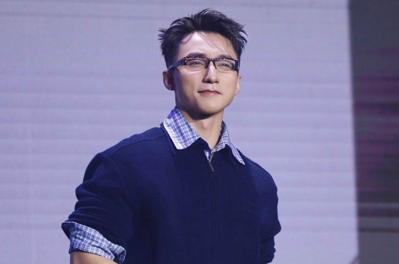 Sơn Tùng, Hòa Minzy quyên góp cả tỷ đồng cho địa phương chịu thiệt hại do bão lũ.