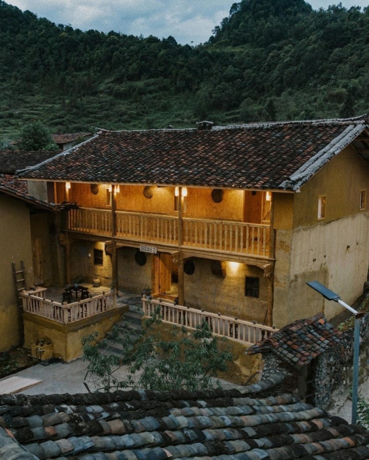 Cây hồng 'khổ nhất Việt Nam' hút khách check in làng Lô Lô Chải - 9