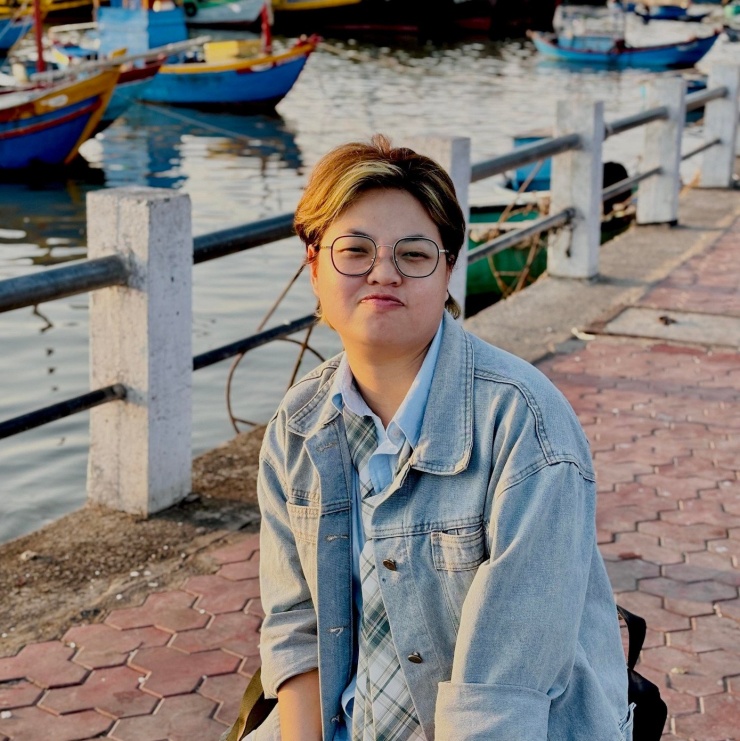 Phương Vy: Người trẻ dùng gần 3/4 thời gian để làm việc, dẫn đến cơ hội gặp gỡ người khác ít hơn.