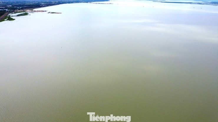 Toàn cảnh hồ nước nhân tạo lớn nhất Đông Nam Á khiến người dân thấp thỏm khi xả lũ - 4