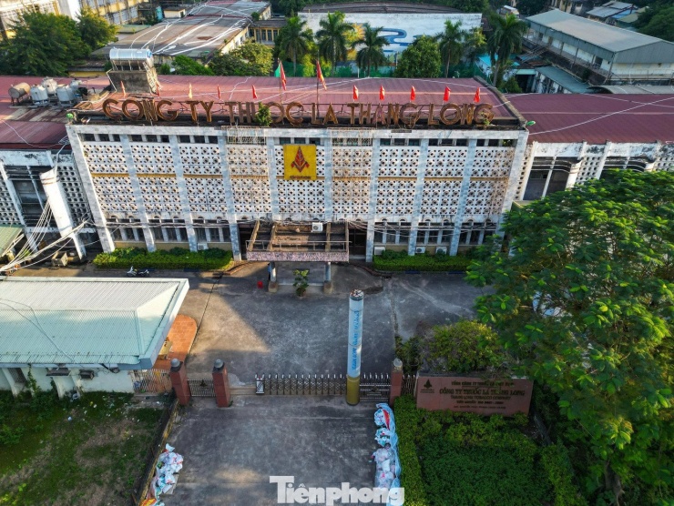 Khu đất của Công ty TNHH MTV Thuốc lá
Thăng Long nằm trên đường Nguyễn Trãi, phường Khương Đình, có diện
tích khoảng hơn 65.300 m2, thuộc diện phải di dời trong đợt 1.