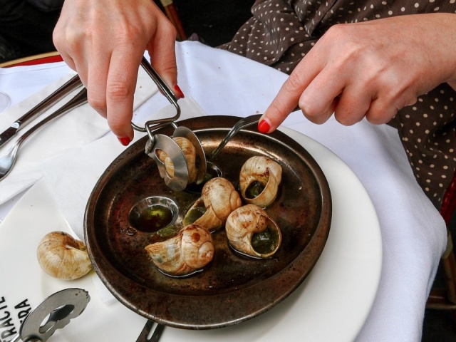 Món ốc sên đặc sản của người Pháp