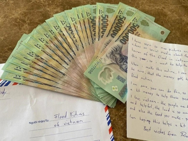 Khách Đức viết tâm thư, gửi tiền ủng hộ người Việt vùng lũ lụt